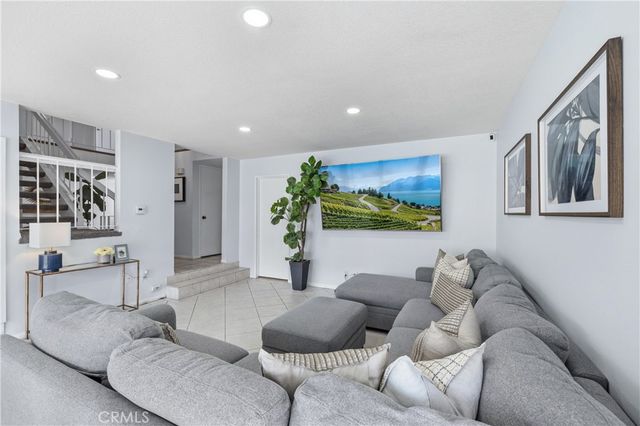 4395 Avenida Carmel, Cypress, CA 90630