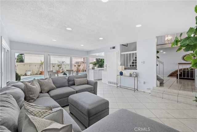 4395 Avenida Carmel, Cypress, CA 90630