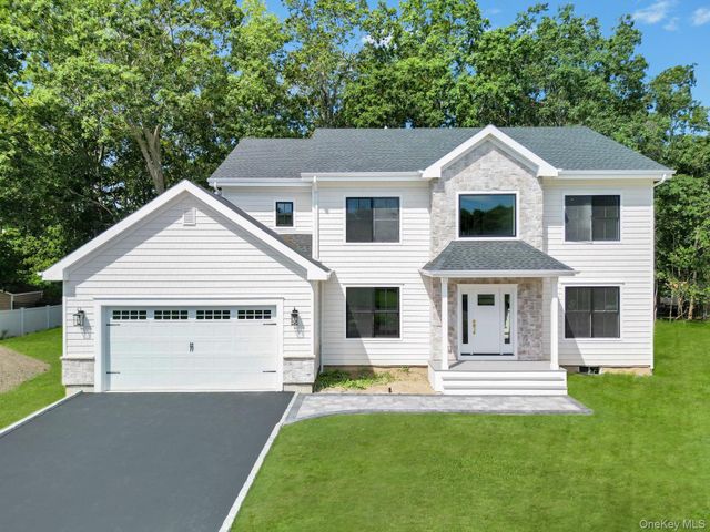 84 W James Hawkins Road, Moriches, NY 11955