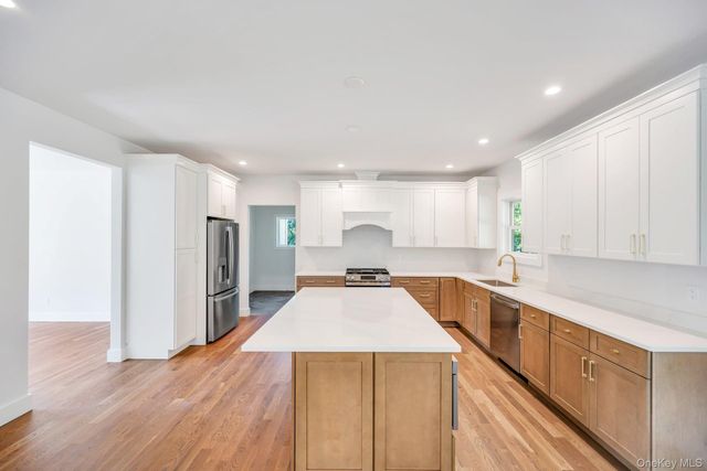 84 W James Hawkins Road, Moriches, NY 11955