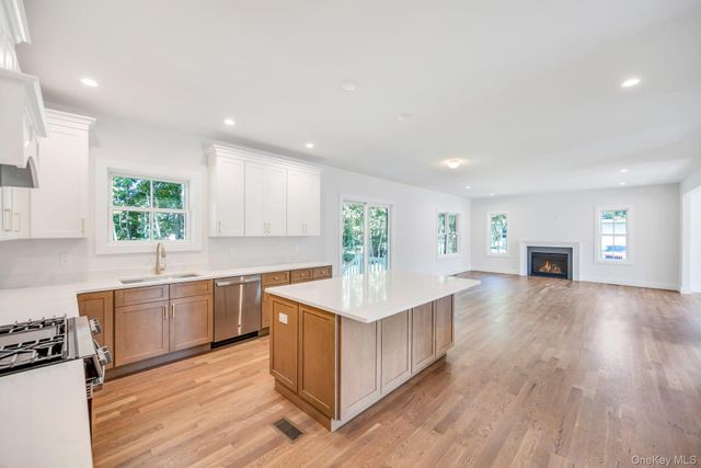 84 W James Hawkins Road, Moriches, NY 11955