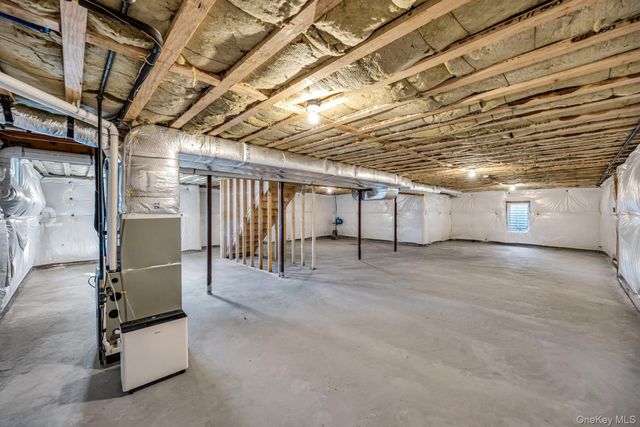 84 W James Hawkins Road, Moriches, NY 11955