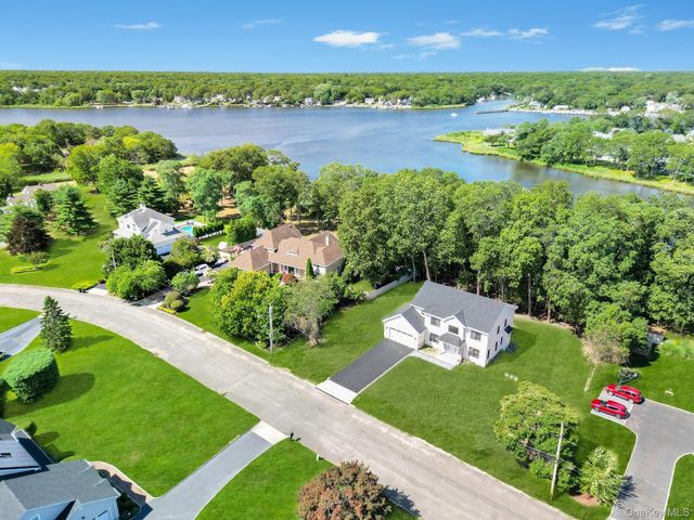 84 W James Hawkins Road, Moriches, NY 11955