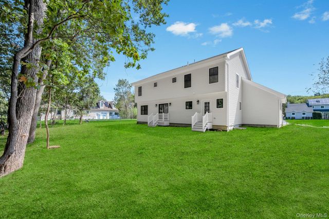 84 W James Hawkins Road, Moriches, NY 11955