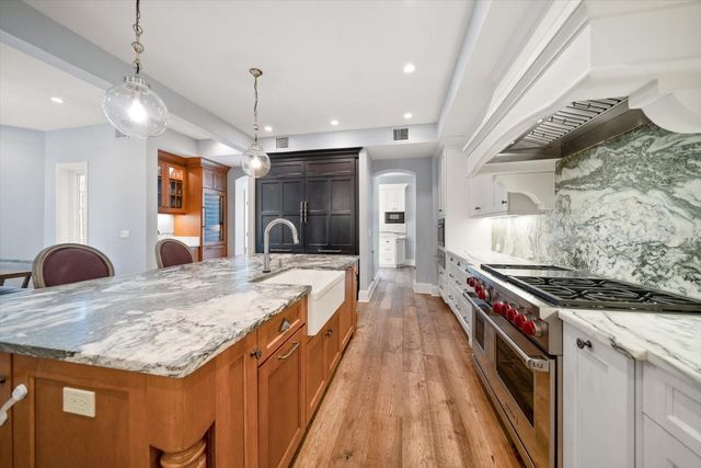 1102 PALM VIEW AVENUE, Belleair, FL 33756