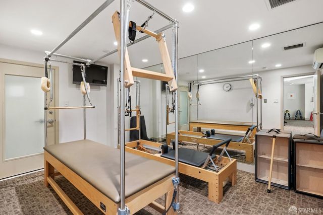 1200 California Street 19C, San Francisco, CA 94109