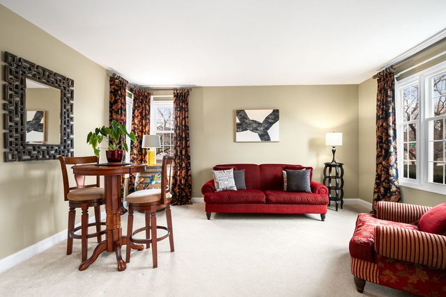 1145 Oxford Lane, Lake Zurich, IL 60047