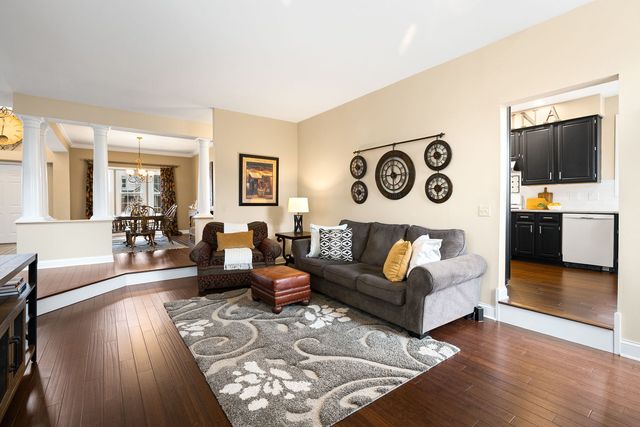 1145 Oxford Lane, Lake Zurich, IL 60047