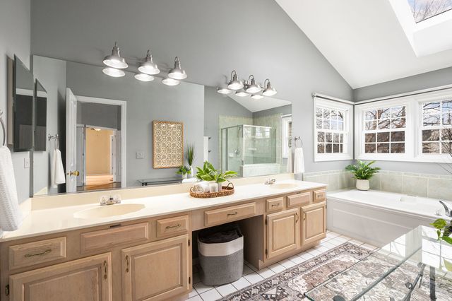 1145 Oxford Lane, Lake Zurich, IL 60047