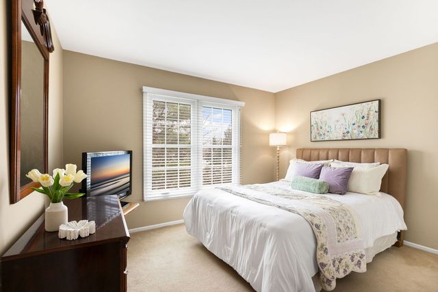 1145 Oxford Lane, Lake Zurich, IL 60047