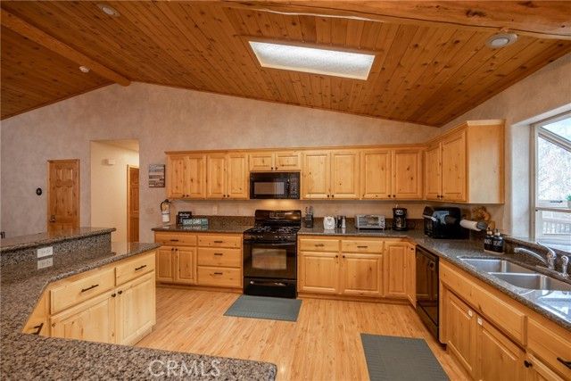 166 N Teakwood, Big Bear Lake, CA 92315