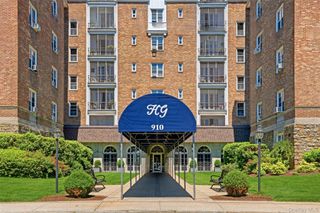 910 Stuart Avenue 2C, Mamaroneck, NY 10543
