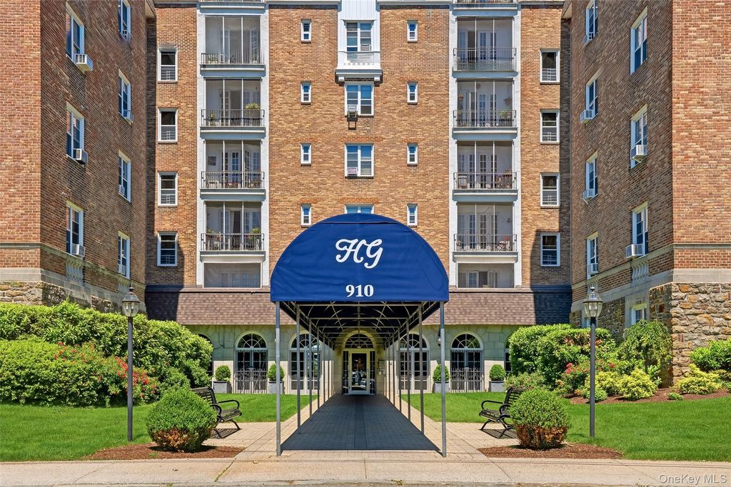 910 Stuart Avenue 2C, Mamaroneck, NY 10543