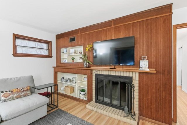 555 Glen Drive, Madison, WI 53711