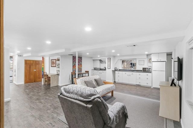 555 Glen Drive, Madison, WI 53711