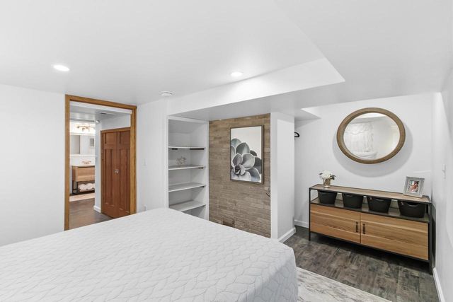 555 Glen Drive, Madison, WI 53711