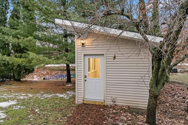 555 Glen Drive, Madison, WI 53711