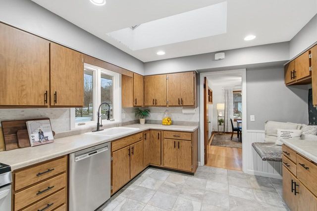 555 Glen Drive, Madison, WI 53711