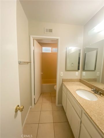 2425 S Bon View, Ontario, CA 91761