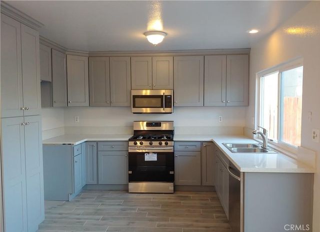 2425 S Bon View, Ontario, CA 91761