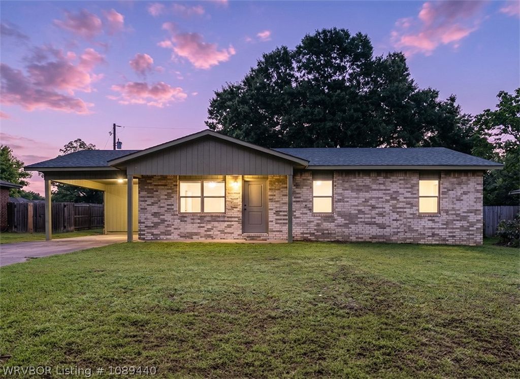 115 39th Street, Van Buren, AR 72956
