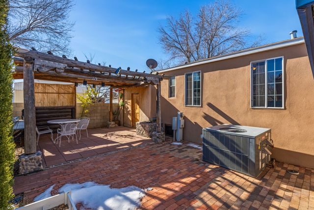 5224 joshua Ln, Santa Fe, NM 87507