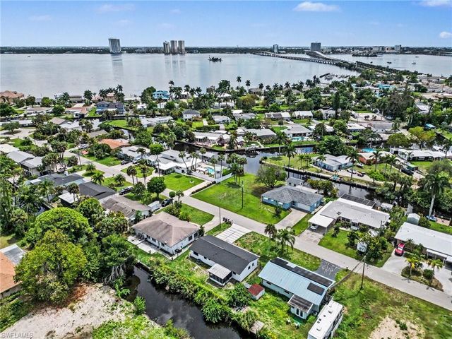73 Cardinal DR, North Fort Myers, FL 33917