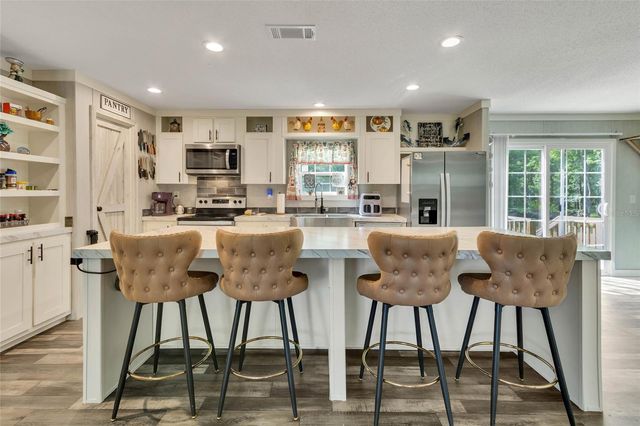 24050 CORTEZ BOULEVARD, Brooksville, FL 34601