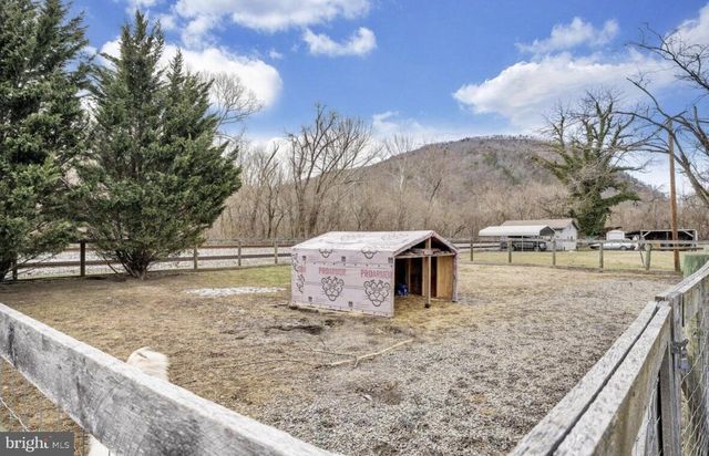 14593 CHURCH ST, Eagle Rock, VA 24085