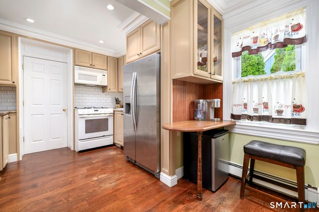 28 Sutton Drive West, Stamford, CT 06906