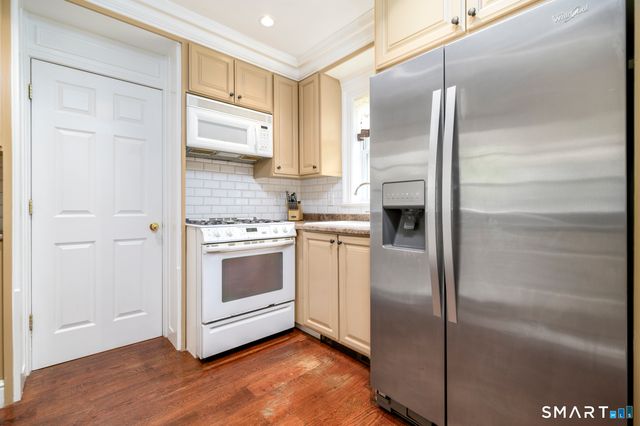 28 Sutton Drive West, Stamford, CT 06906