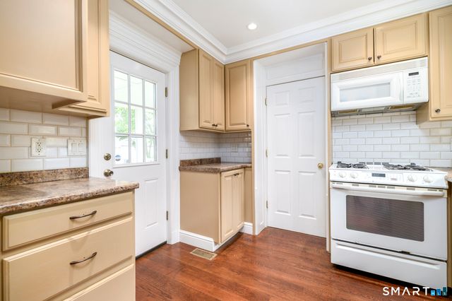 28 Sutton Drive West, Stamford, CT 06906
