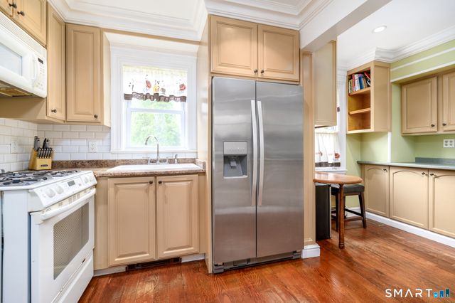 28 Sutton Drive West, Stamford, CT 06906