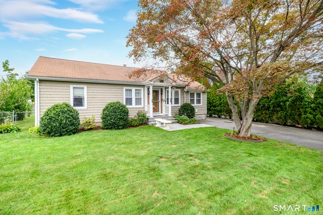 28 Sutton Drive West, Stamford, CT 06906