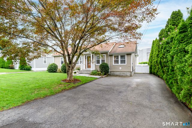 28 Sutton Drive West, Stamford, CT 06906