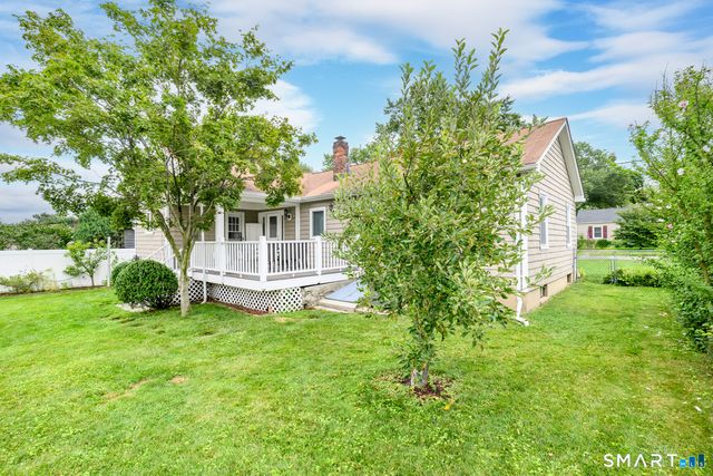 28 Sutton Drive West, Stamford, CT 06906
