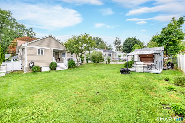 28 Sutton Drive West, Stamford, CT 06906