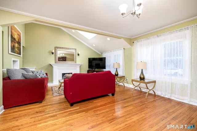 28 Sutton Drive West, Stamford, CT 06906