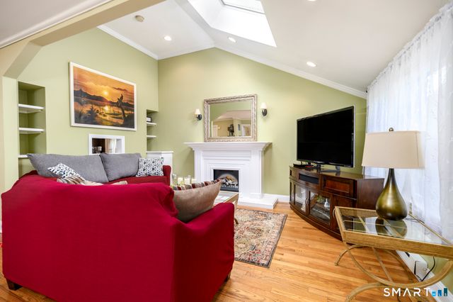 28 Sutton Drive West, Stamford, CT 06906