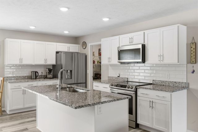 162 E Melton Road, Ozark, MO 65721