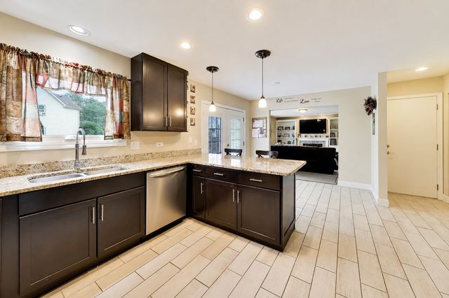 639 N Newkirk Lane, Palatine, IL 60074