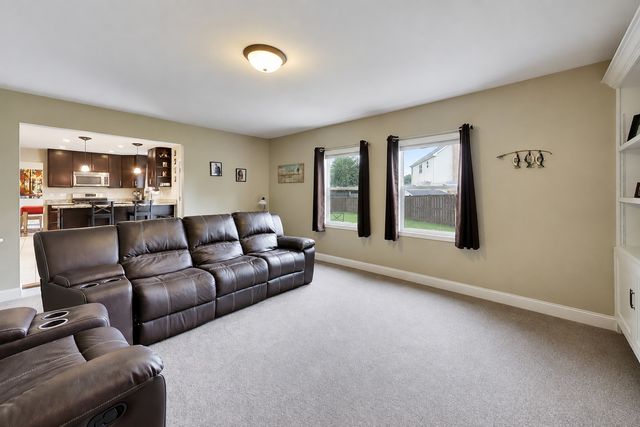 639 N Newkirk Lane, Palatine, IL 60074
