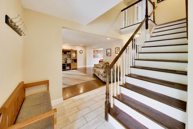 639 N Newkirk Lane, Palatine, IL 60074