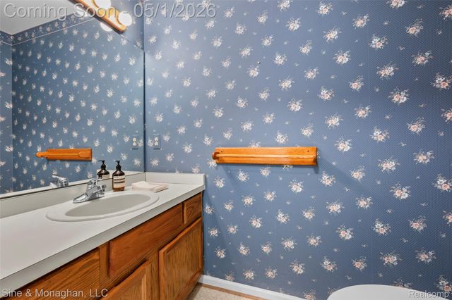 4991 Crooks Road, Royal Oak, MI 48073