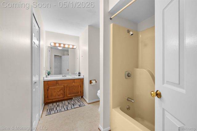 4991 Crooks Road, Royal Oak, MI 48073