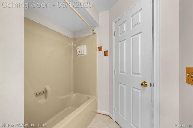4991 Crooks Road, Royal Oak, MI 48073