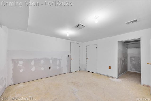 4991 Crooks Road, Royal Oak, MI 48073