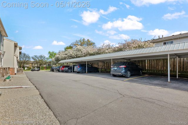 4991 Crooks Road, Royal Oak, MI 48073