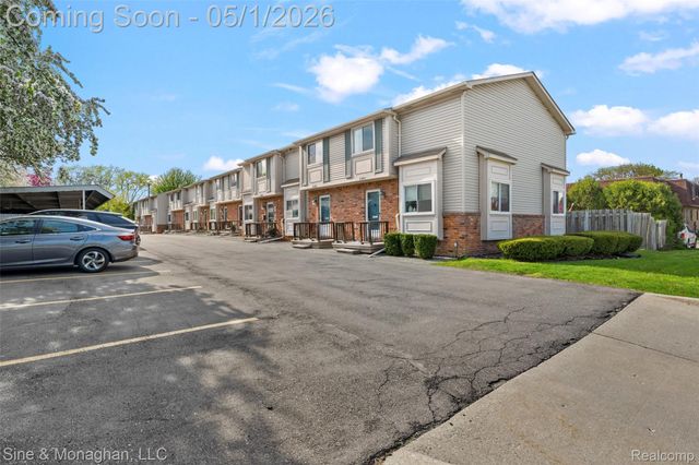 4991 Crooks Road, Royal Oak, MI 48073