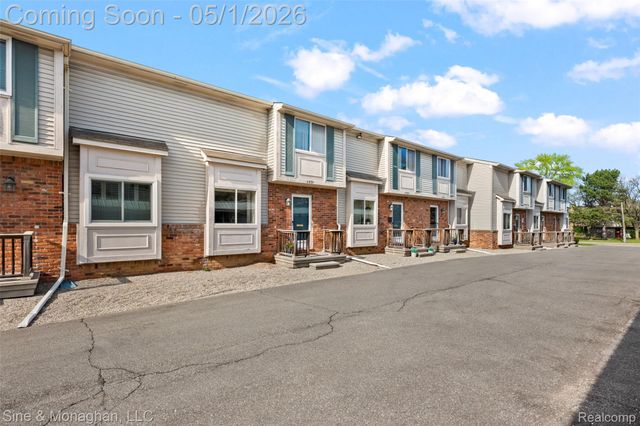 4991 Crooks Road, Royal Oak, MI 48073